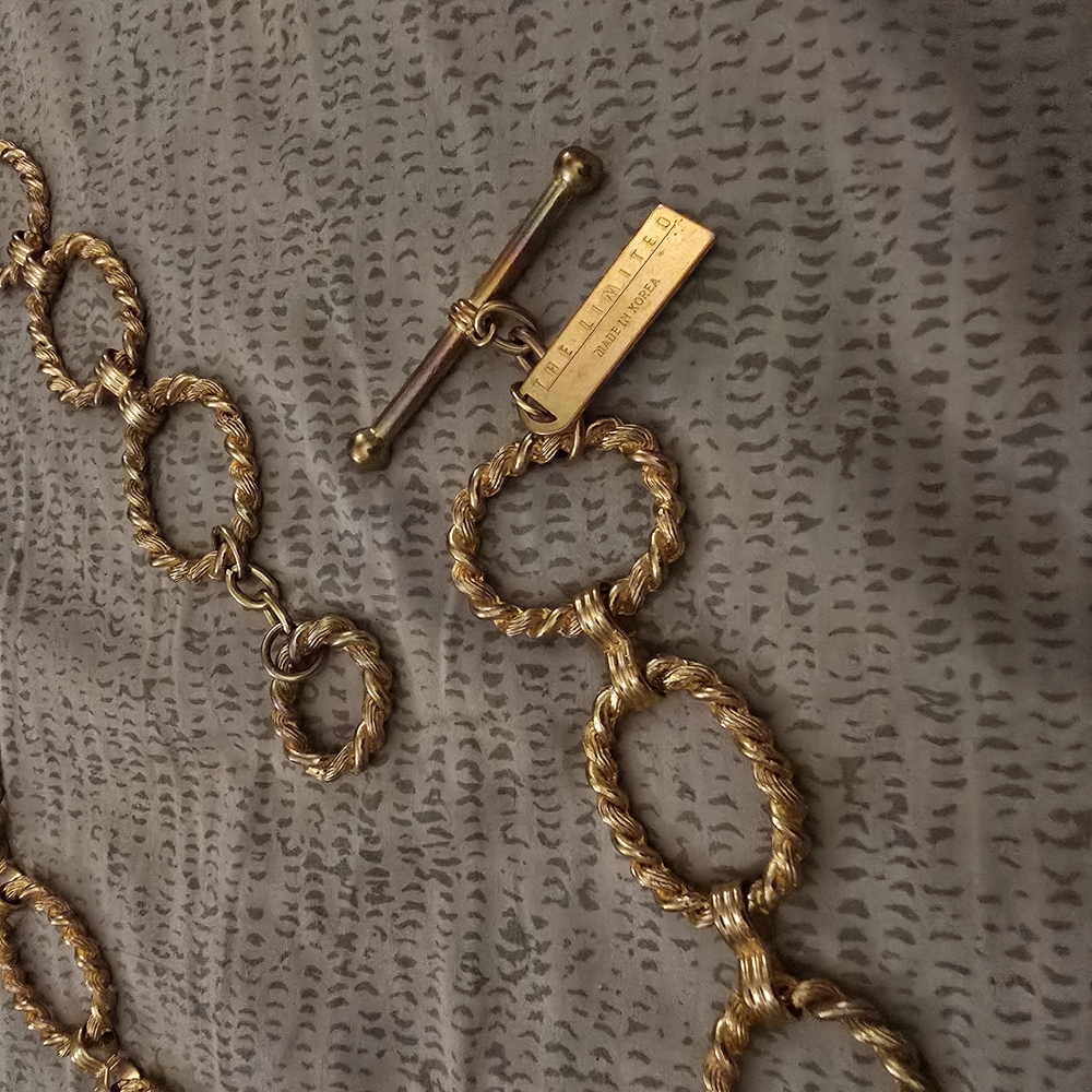 The Limited Gold Link Textured Belt Vintage - Picture 2 of 2